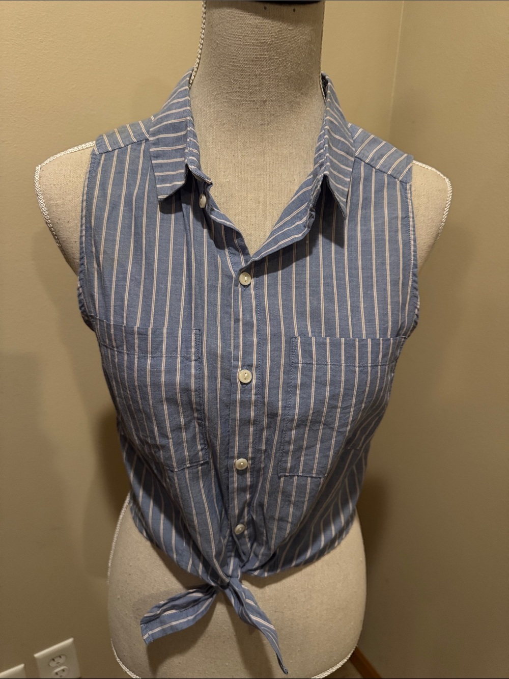 Divided Blue & White Striped Tie-Front Sleeveless Button Shirt